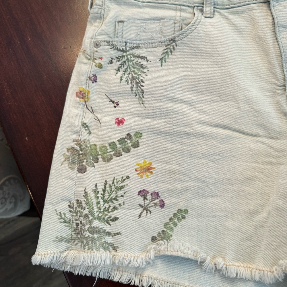 Pilcro and Letterpress Light Blue Denim Floral Raw Hem Shorts Size 30 - Picture 6 of 10